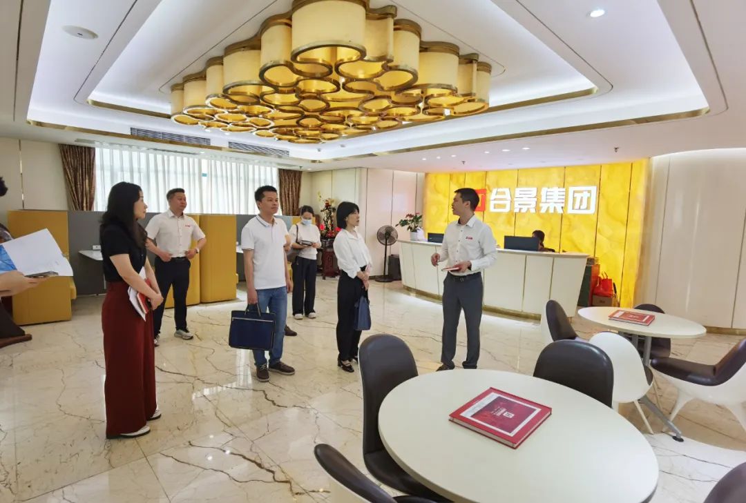 欢迎市住建局副局长黄卓然带队莅临考察